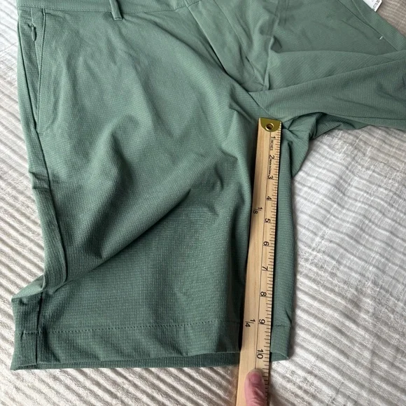 TOMMY BAHAMA CHIP SHOT SHORTS GOLF CASUAL DRESSY POCKET LIGHTWEIGHT GREEN NWT 32